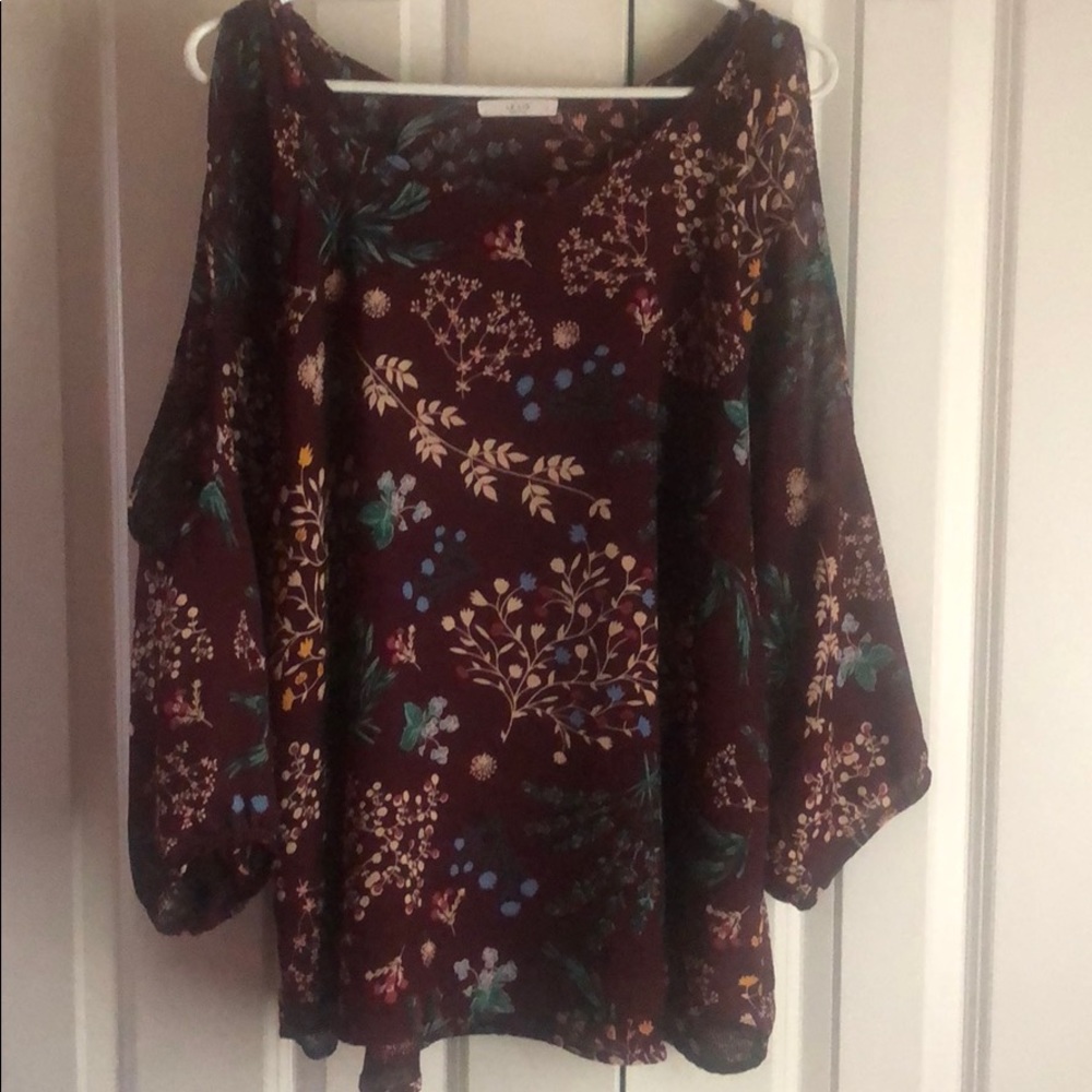 Cold shoulder top